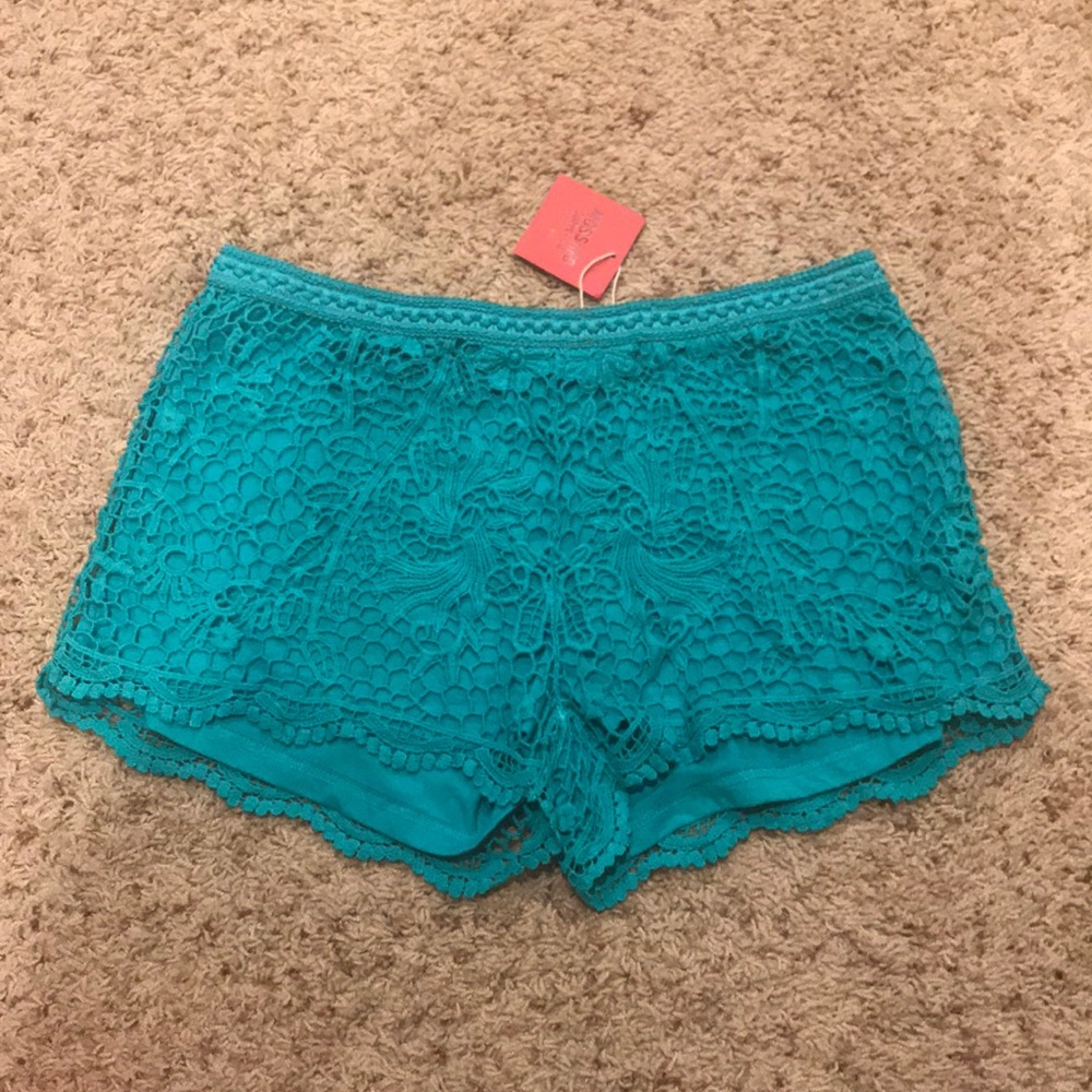 Mossimo lace detail shorts